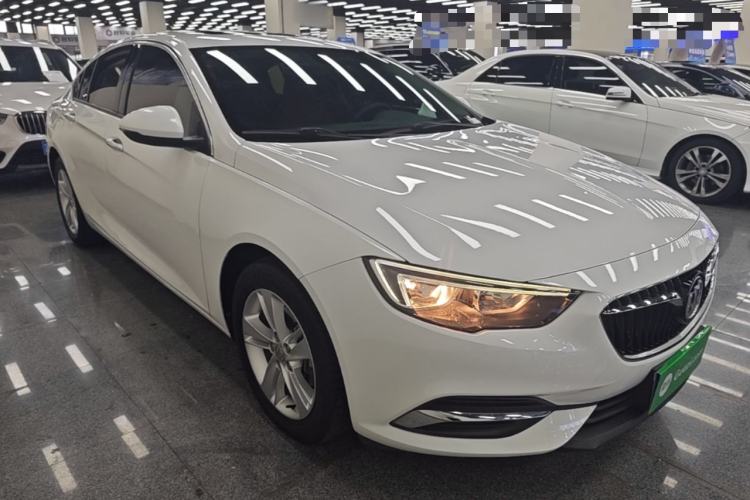 Used Buick Regal 2017 20T Elite Edition Front Right 45 Deg