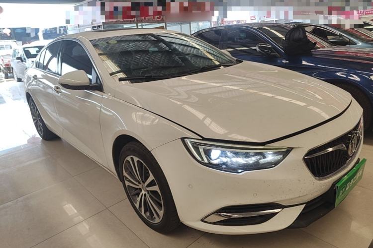 Used Buick Regal 2017 28T Luxury Edition Front Right 45 Deg