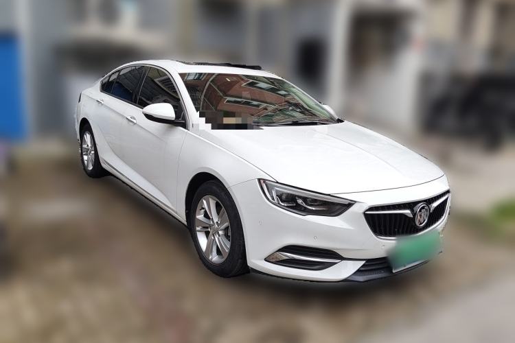 Used Buick Regal 2017 20T Luxury Model Front Right 45 Deg