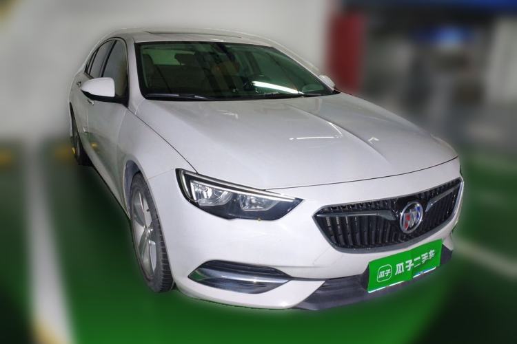 Used Buick Regal 2017 20T Elite Edition Front Right 45 Deg