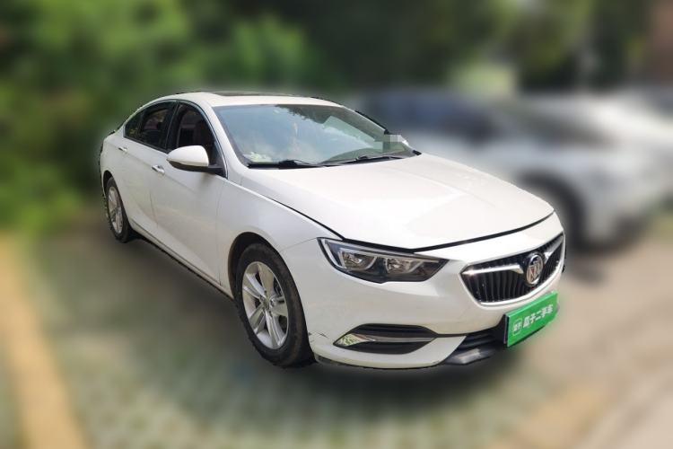Used Buick Regal 2017 20T Elite Edition Front Right 45 Deg