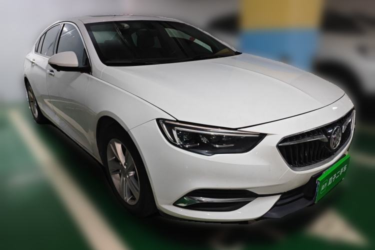 Used Buick Regal 2017 20T Elite Edition Front Right 45 Deg
