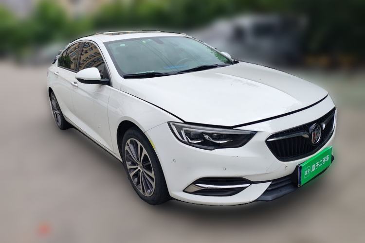 Used Buick Regal 2017 28T Luxury Edition Front Right 45 Deg