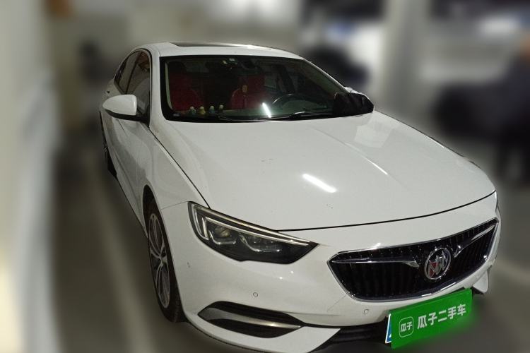 Used Buick Regal 2017 28T Luxury Edition Front Right 45 Deg