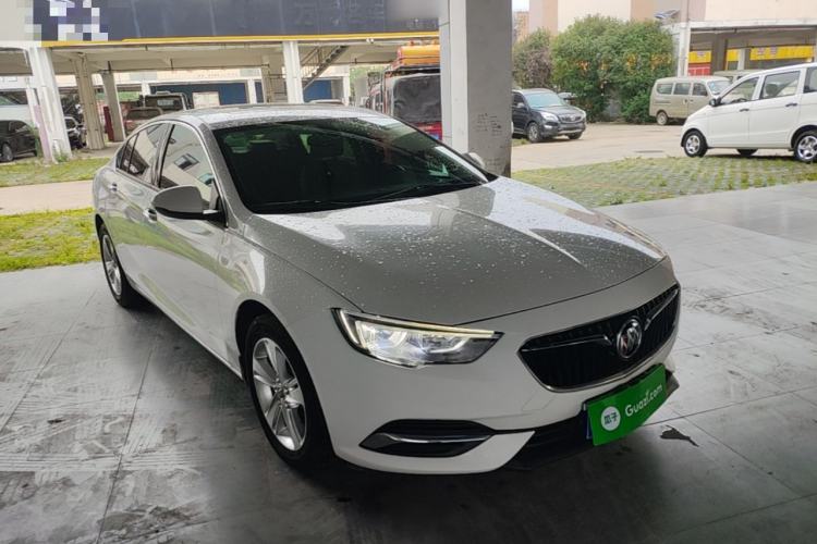 Used Buick Regal 2017 20T Elite Edition Front Right 45 Deg