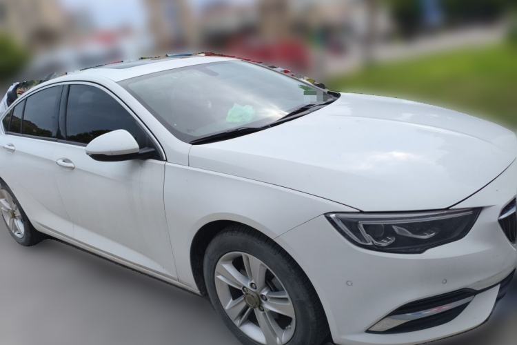 Used Buick Regal 2017 20T Luxury Model Front Right 45 Deg