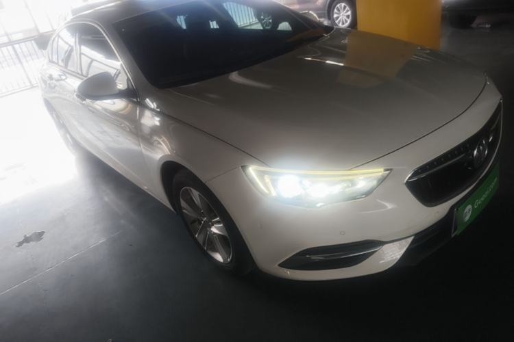Used Buick Regal 2017 20T Luxury Model Front Right 45 Deg