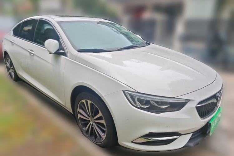 Used Buick Regal 2017 28T Luxury Edition Front Right 45 Deg
