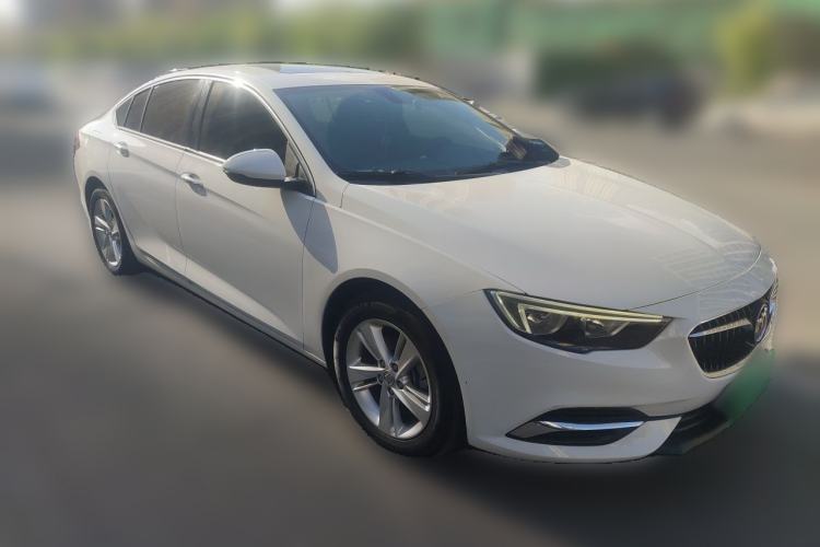Used Buick Regal 2017 20T Elite Edition Front Right 45 Deg