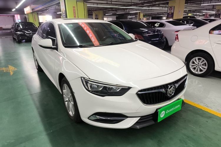 Used Buick Regal 2017 20T Elite Edition Front Right 45 Deg