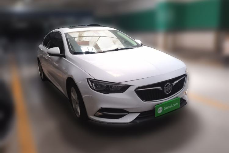 Used Buick Regal 2017 20T Elite Edition Front Right 45 Deg