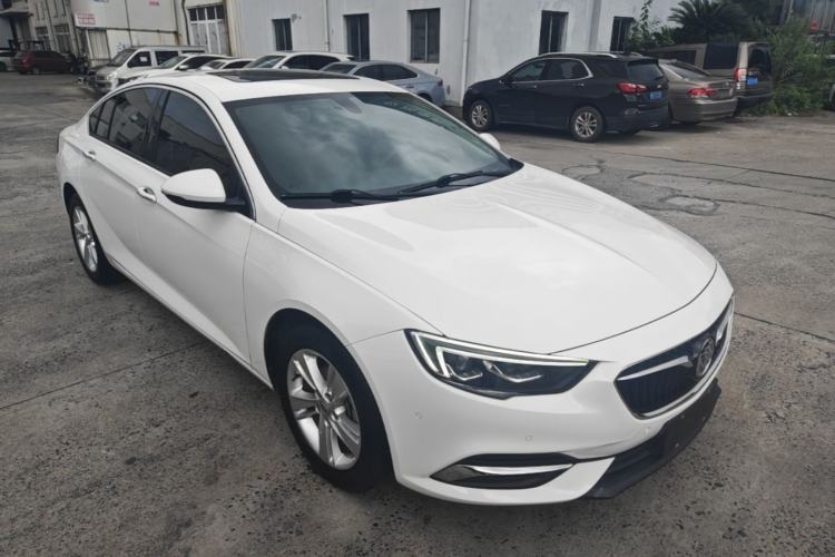 Used Buick Regal 2017 20T Luxury Model Front Right 45 Deg