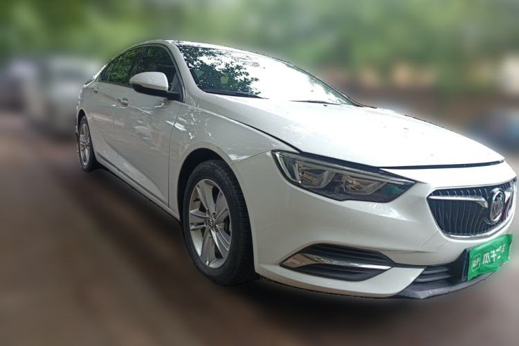 Used Buick Regal 2017 20T Elite Edition Front Right 45 Deg