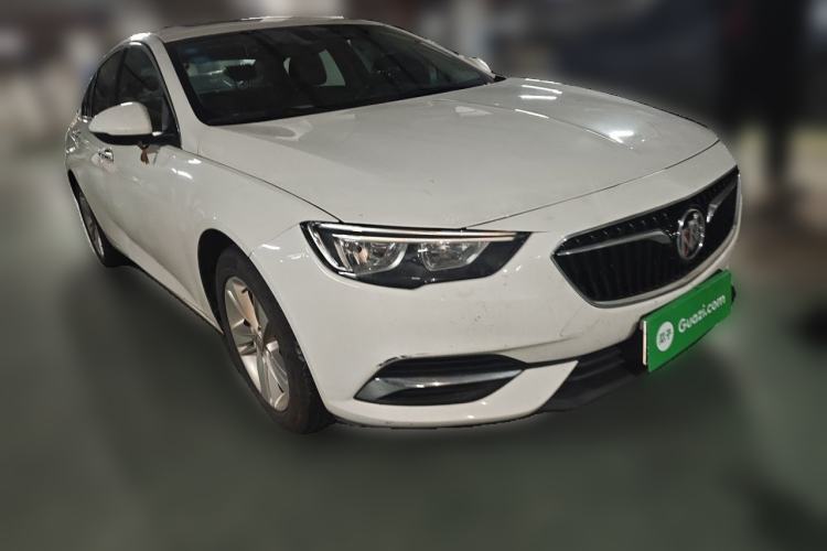 Used Buick Regal 2017 20T Elite Edition Front Right 45 Deg