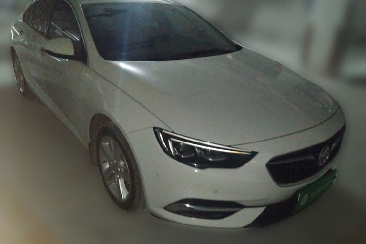 Used Buick Regal 2017 30H Luxury Version Front Right 45 Deg