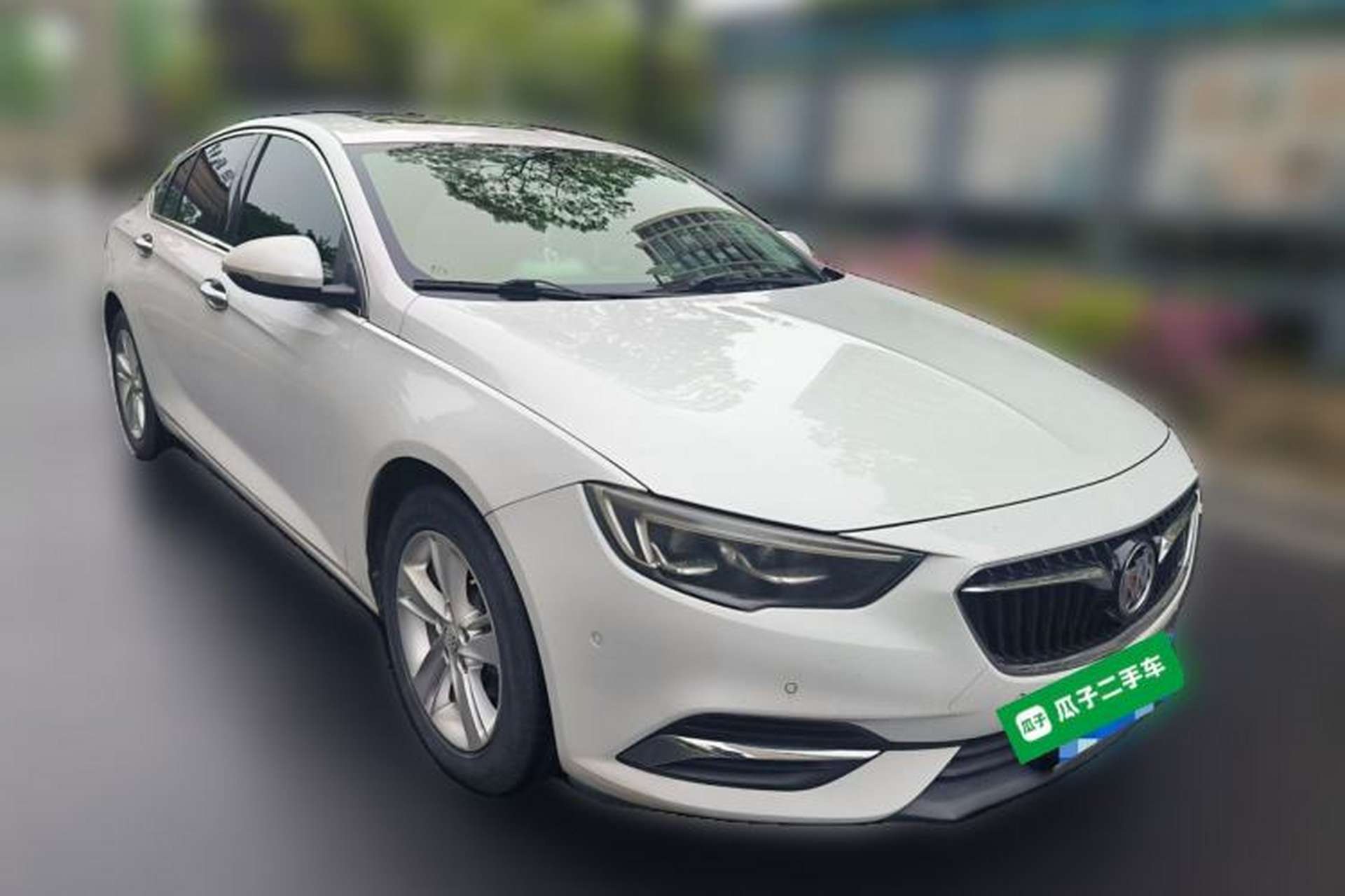 Used Buick Regal 2017 20T Luxury Model Front Right 45 Deg