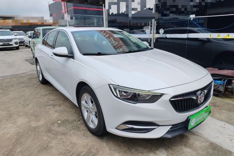 Used Buick Regal 2017 20T Elite Edition Front Right 45 Deg