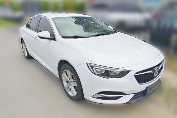 Used Buick Regal 2017 20T Elite Edition Front Right 45 Deg