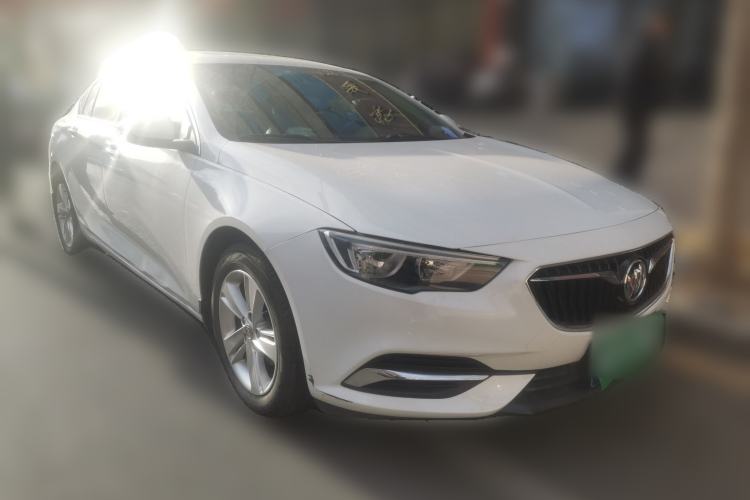 Used Buick Regal 2017 20T Elite Edition Front Right 45 Deg