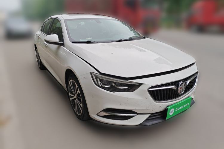Used Buick Regal 2017 28T Luxury Edition Front Right 45 Deg