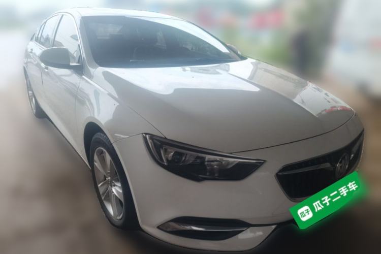 Used Buick Regal 2017 20T Elite Edition Front Right 45 Deg