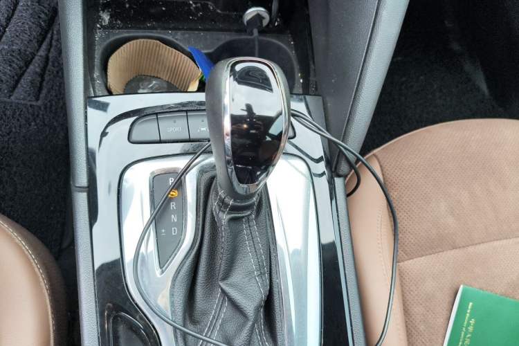 Used Buick Regal 2017 28T Prestige Model Gear Lever