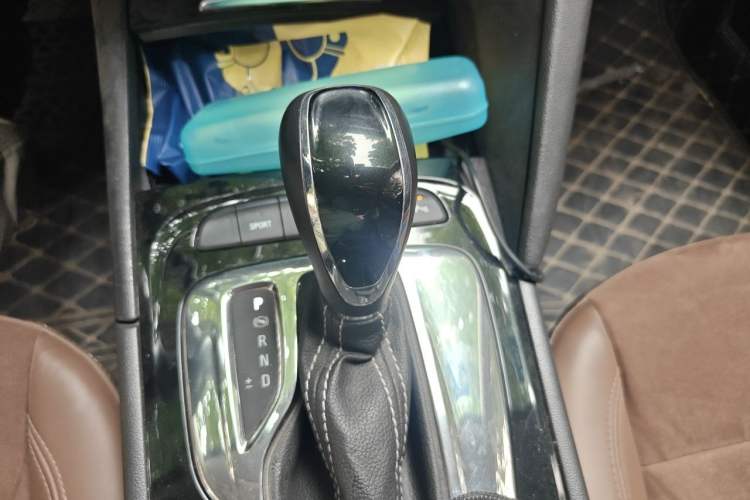 Used Buick Regal 2017 20T Elite Edition Gear Lever