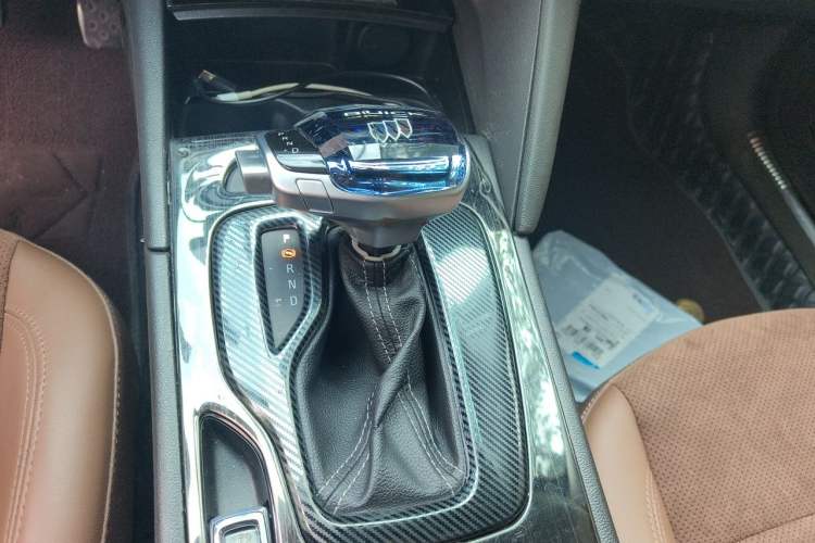 Used Buick Regal 2017 28T Prestige Model Gear Lever