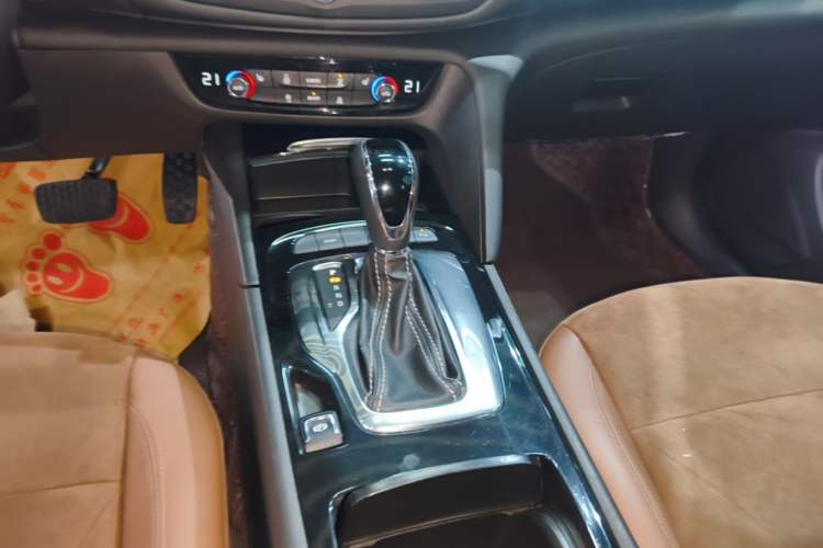 Used Buick Regal 2017 20T Elite Edition Gear Lever