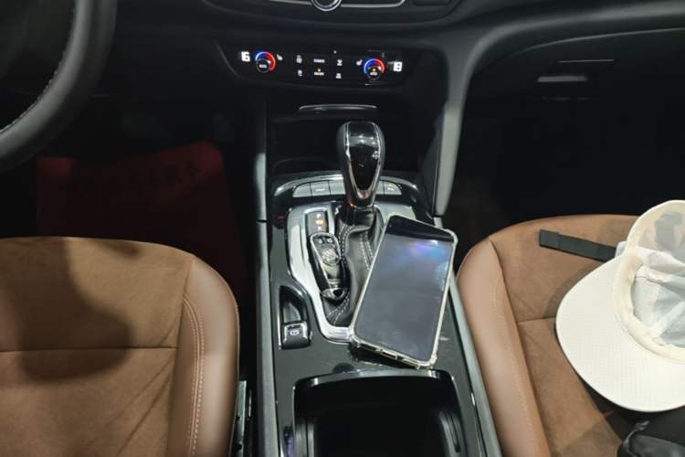 Used Buick Regal 2017 20T Elite Edition Gear Lever