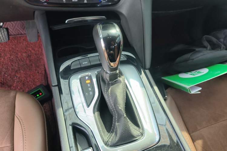 Used Buick Regal 2017 20T Elite Edition Gear Lever