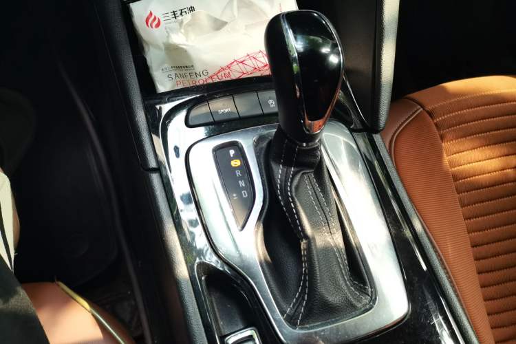 Used Buick Regal 2017 20T Elite Edition Gear Lever