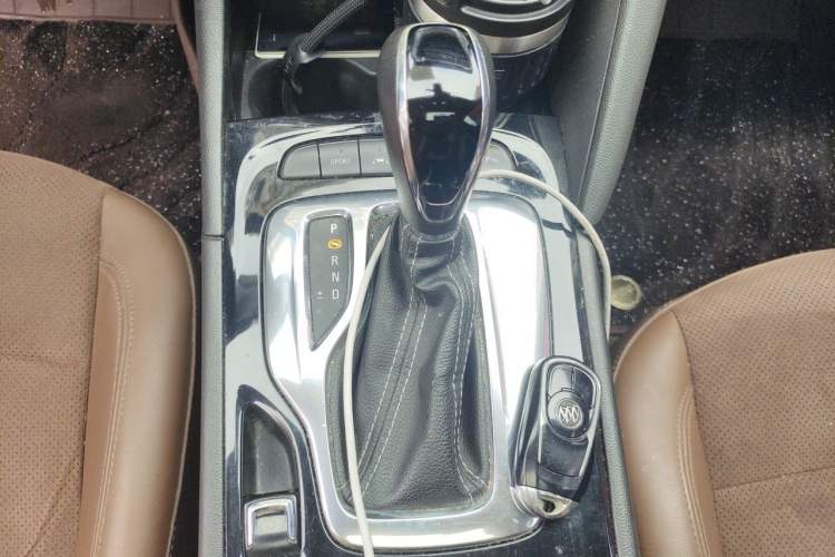 Used Buick Regal 2017 28T Prestige Model Gear Lever