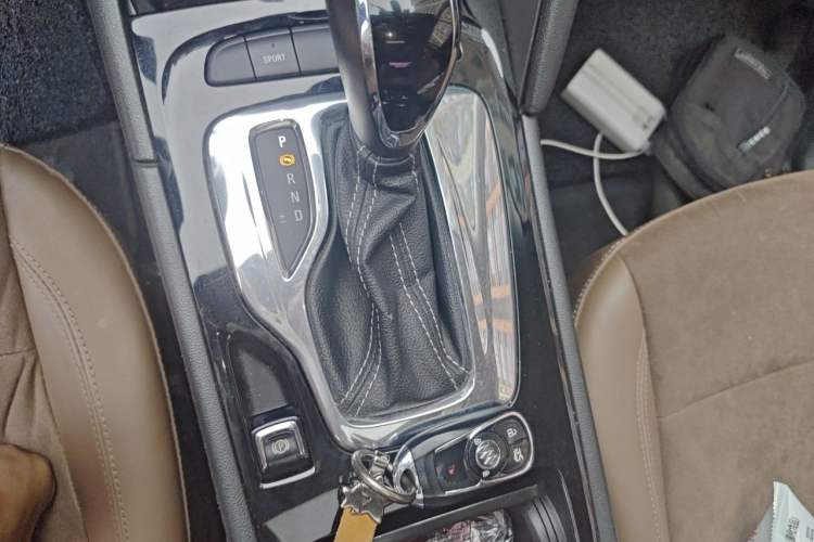 Used Buick Regal 2017 20T Elite Edition Gear Lever