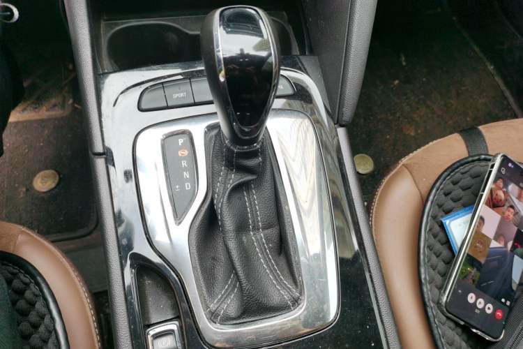 Used Buick Regal 2017 20T Elite Edition Gear Lever