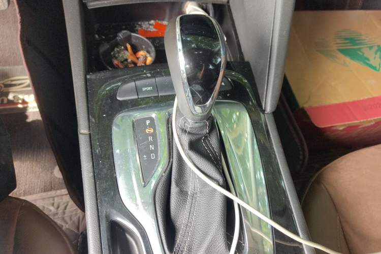 Used Buick Regal 2017 20T Elite Edition Gear Lever