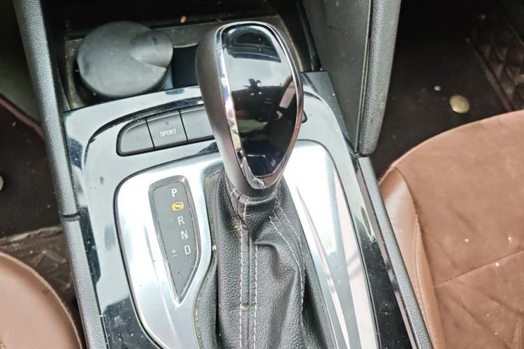 Used Buick Regal 2017 20T Elite Edition Gear Lever