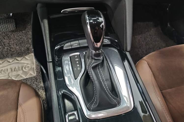 Used Buick Regal 2017 20T Elite Edition Gear Lever