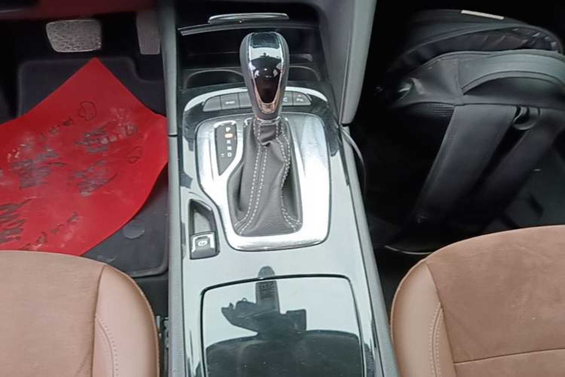 Used Buick Regal 2017 20T Luxury Model Gear Lever