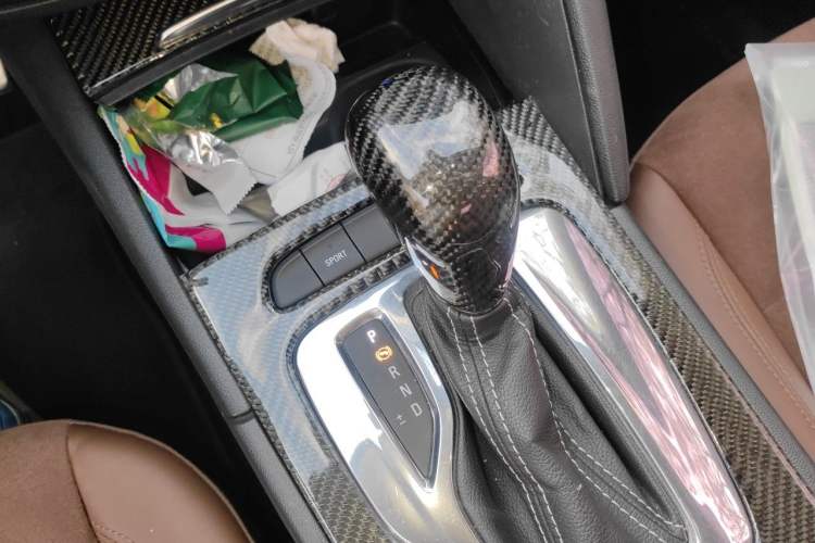 Used Buick Regal 2017 20T Luxury Model Gear Lever