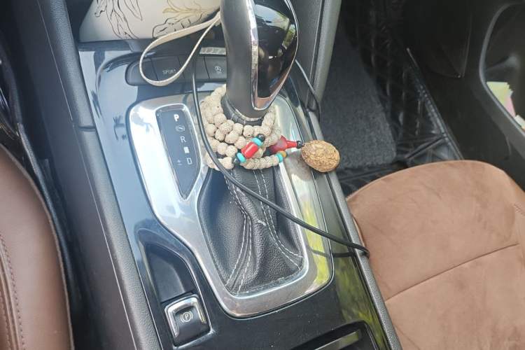 Used Buick Regal 2017 20T Elite Edition Gear Lever