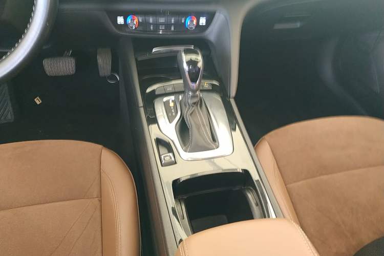 Used Buick Regal 2017 20T Luxury Model Gear Lever
