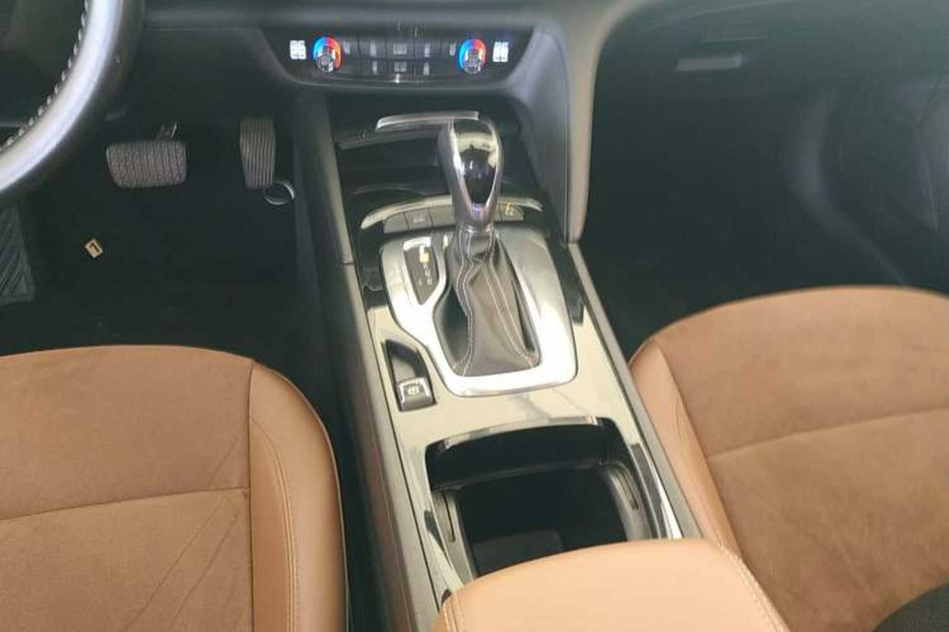 Used Buick Regal 2017 20T Luxury Model Gear Lever