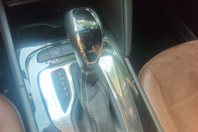 Used Buick Regal 2017 20T Elite Edition Gear Lever