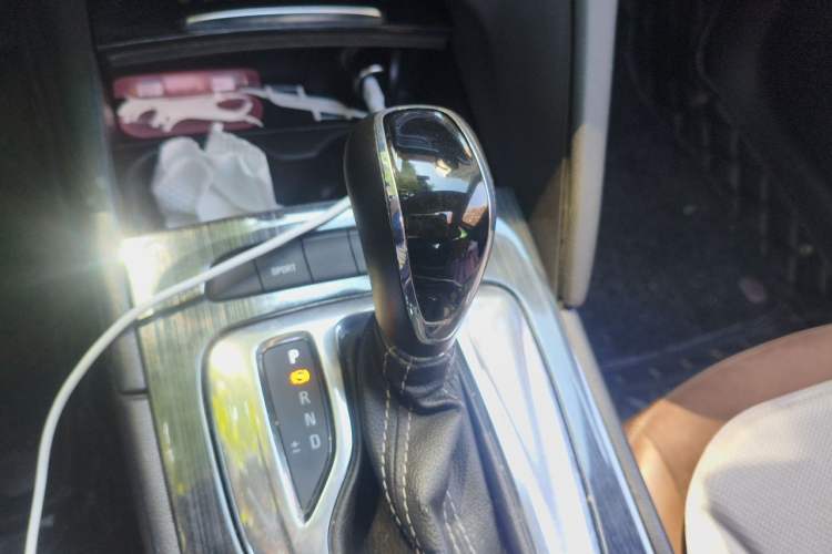 Used Buick Regal 2017 20T Elite Edition Gear Lever