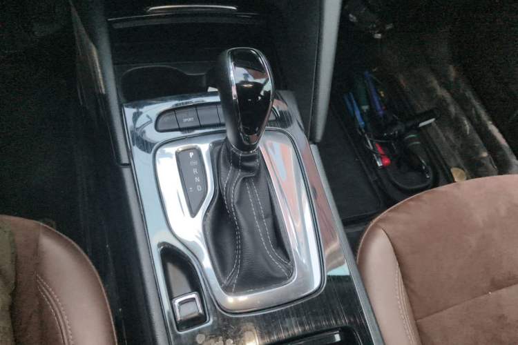 Used Buick Regal 2017 20T Elite Edition Gear Lever