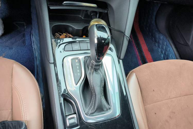 Used Buick Regal 2017 20T Elite Edition Gear Lever