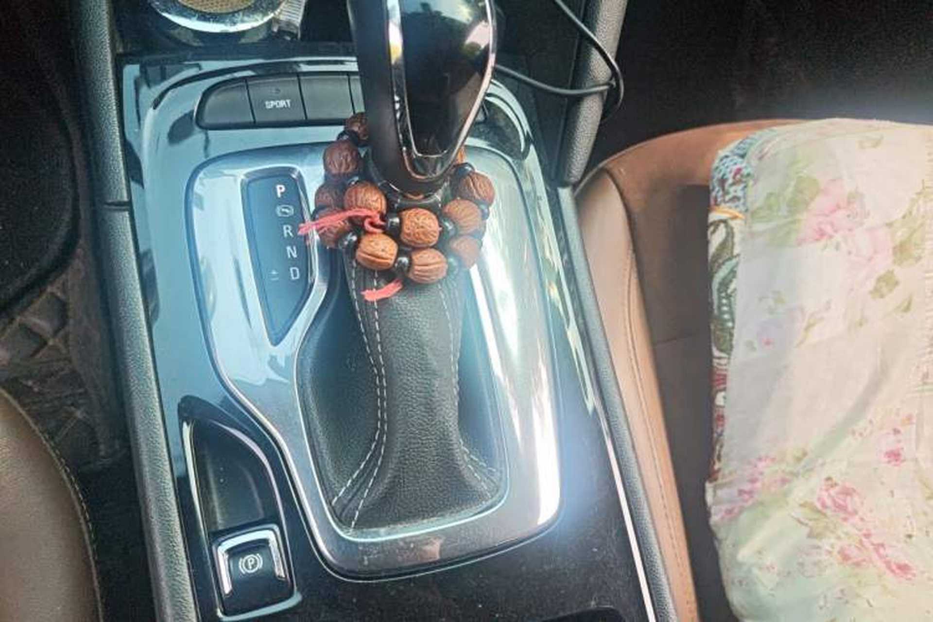 Used Buick Regal 2017 20T Elite Edition Gear Lever