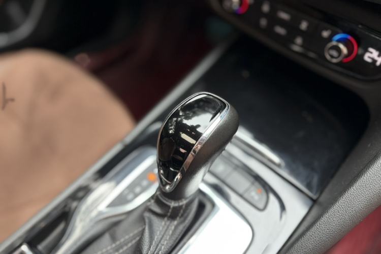 Used Buick Regal 2017 20T Elite Edition Gear Lever