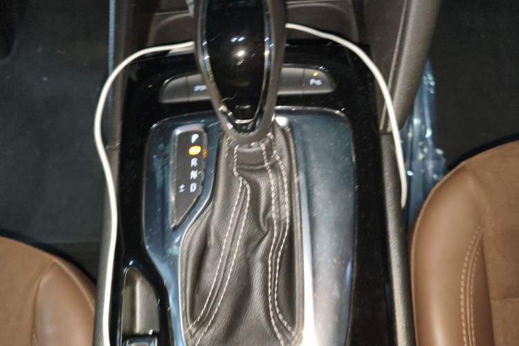 Used Buick Regal 2017 20T Elite Edition Gear Lever